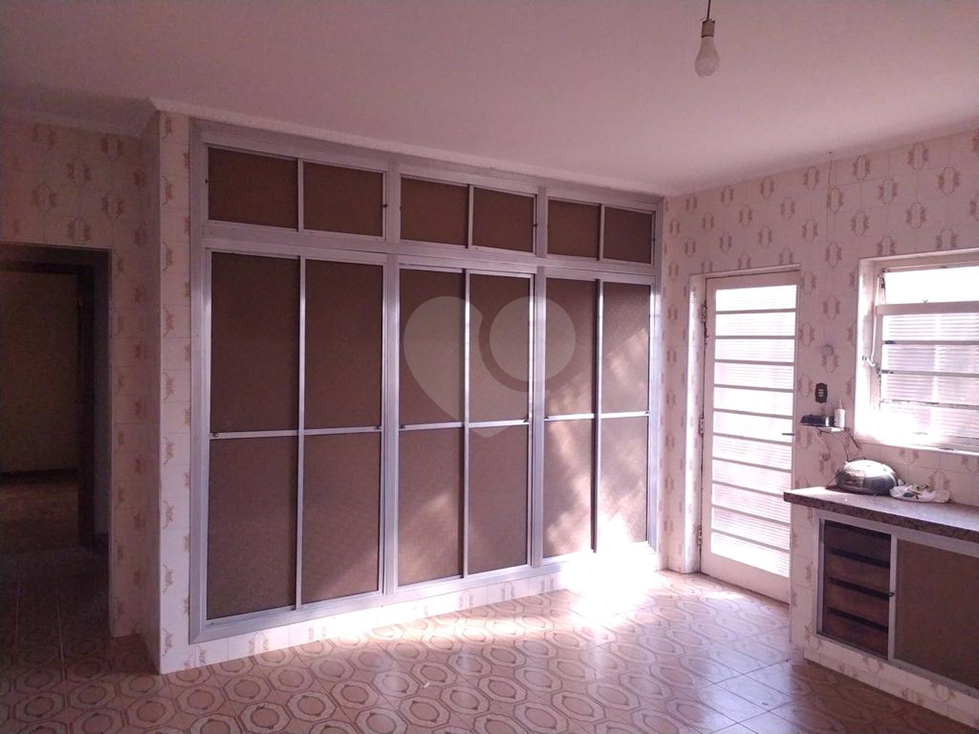 Casa à venda com 2 quartos no Centro, Vinhedo, SP