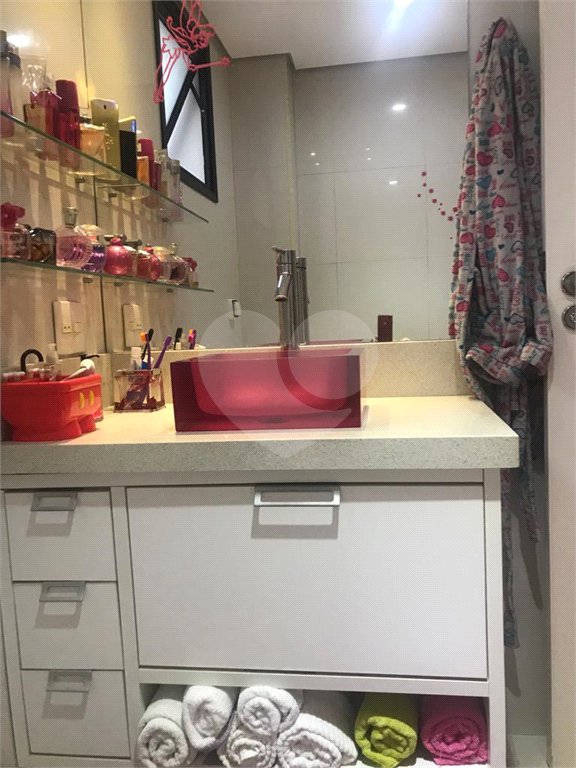 Apartamento à venda com 3 suítes em Vila Regente Feijó, São Paulo, SP
