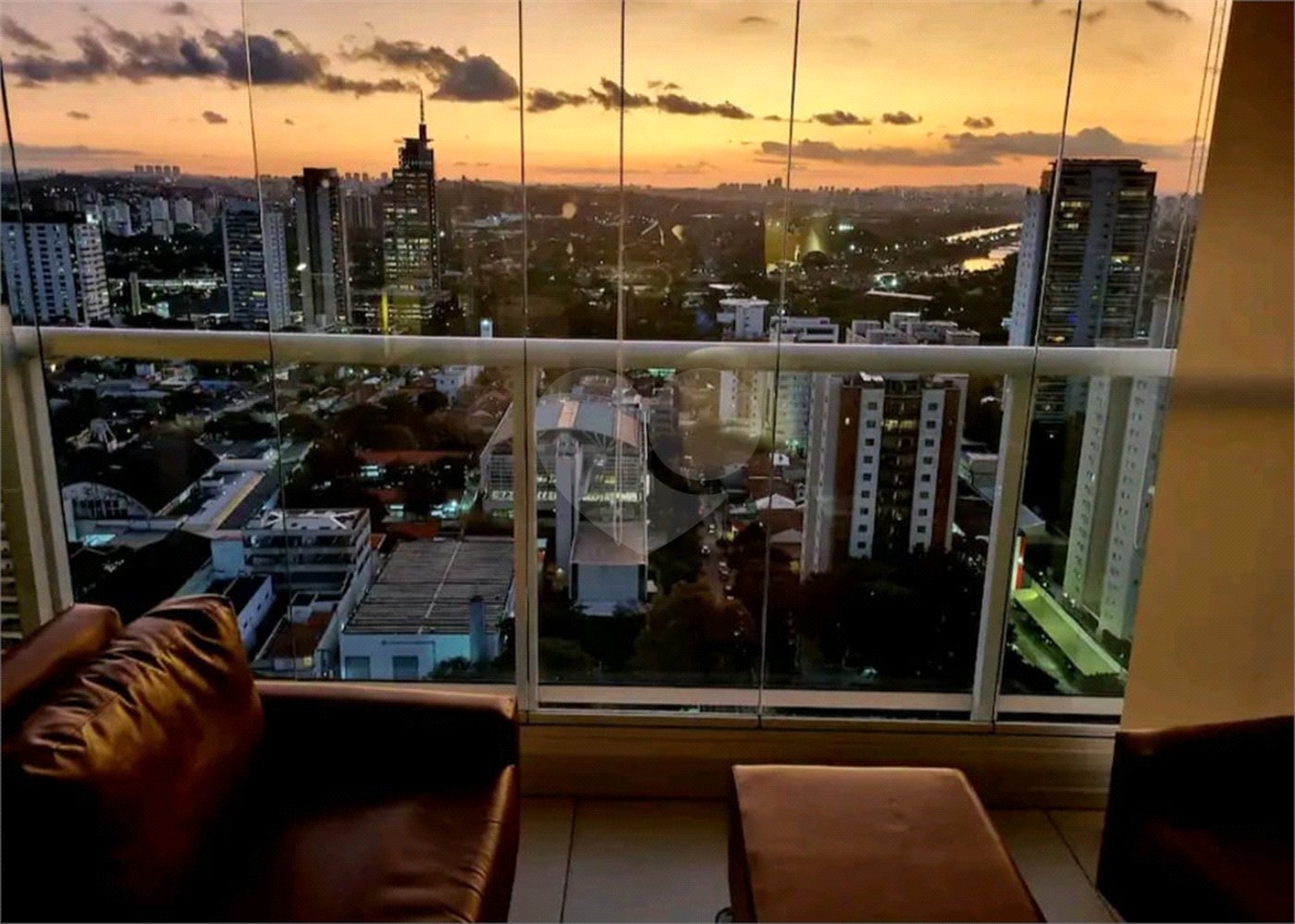 Apartamento à venda com 2 quartos, sendo 1 suíte, em Pinheiros, São Paulo, SP