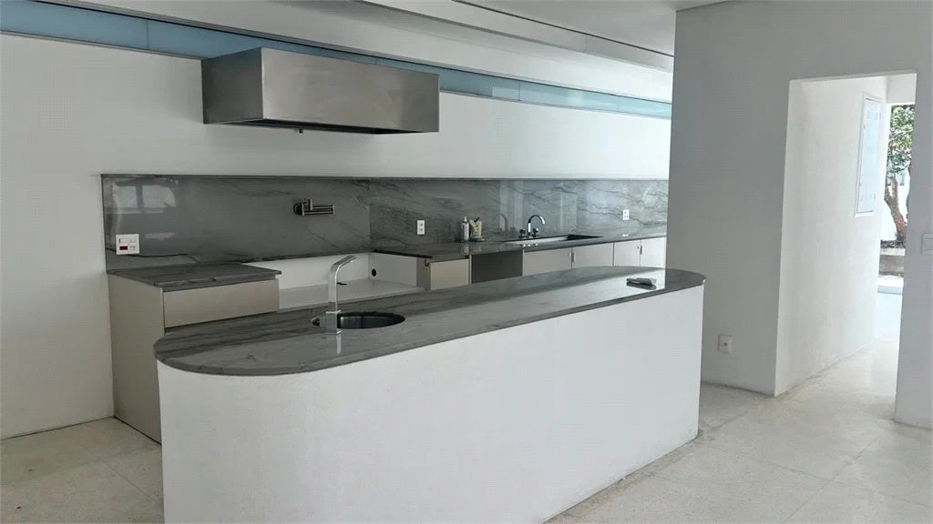 Sobrado à venda ou para alugar com 3 quartos, sendo 1 suíte, em Água Branca, São Paulo, SP