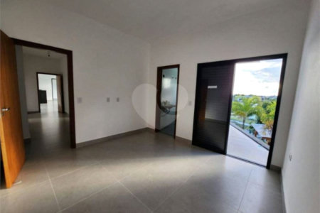 Casa à venda com 3 suítes no condomínio Residencial Jardim Primavera Louveira, Louveira - SP