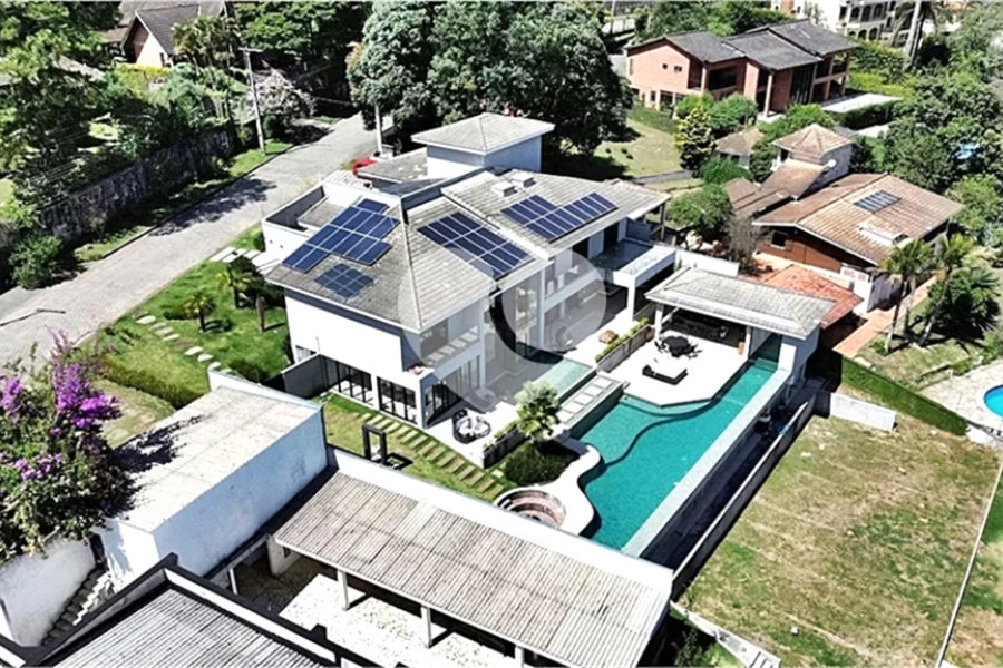 Casa à venda com 5 suítes no condomínio Alpes da Cantareira, Mairiporã - SP