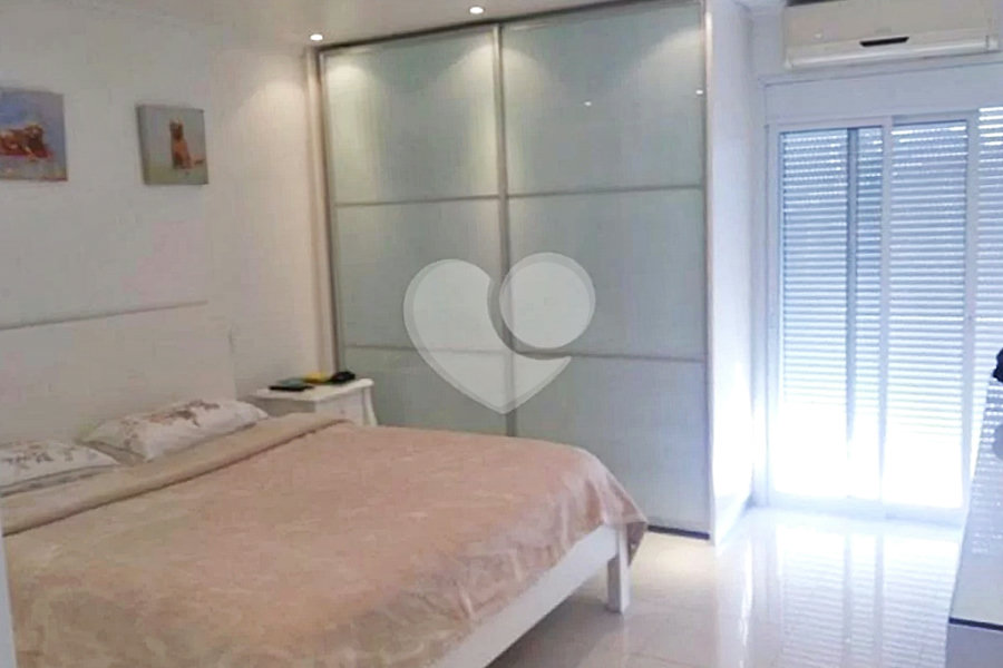 Casa à venda com 4 quartos, sendo 3 suítes, em Santana, São Paulo, SP