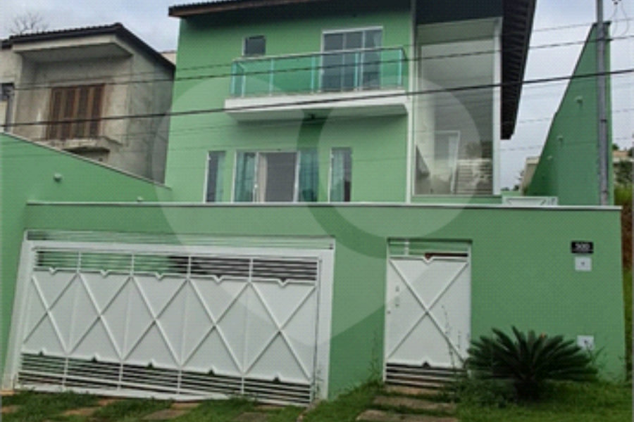 Casa à venda com 3 suítes no condomínio Parque Itaguaçu da Cantareira, São Paulo - SP