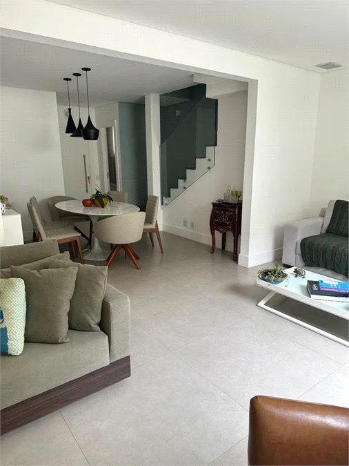 Casa à venda com 3 quartos, sendo 2 suítes,  no condomínio Paulistano 2ª Fase, São Paulo - SP