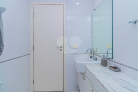 Casa à venda com 4 suítes no condomínio Vila Inglesa, São Paulo - SP
