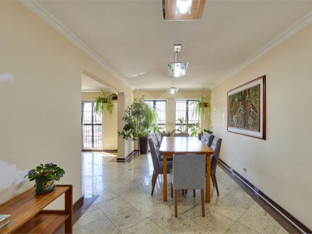 Apartamento à venda com 4 quartos, sendo 1 suíte,  em Jardim Marajoara, São Paulo, SP