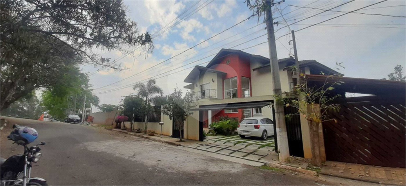 Condomínio à venda com 3 suítes em Caraguatá, Mairiporã, SP