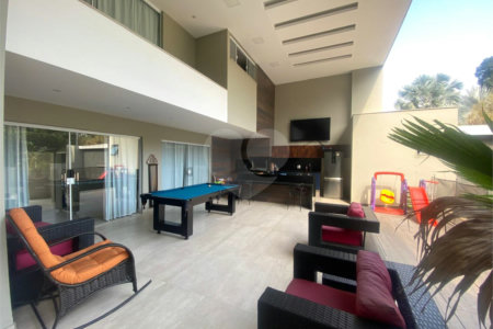 Casa à venda com 4 quartos, sendo 3 suítes, no condomínio Marc Ferez, Rio de Janeiro - RJ