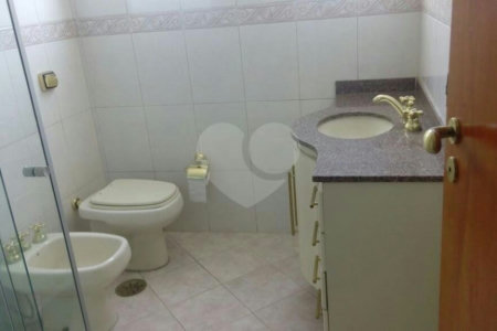 Apartamento à venda com 3 quartos, sendo 1 suíte,  em Campo Belo, São Paulo, SP