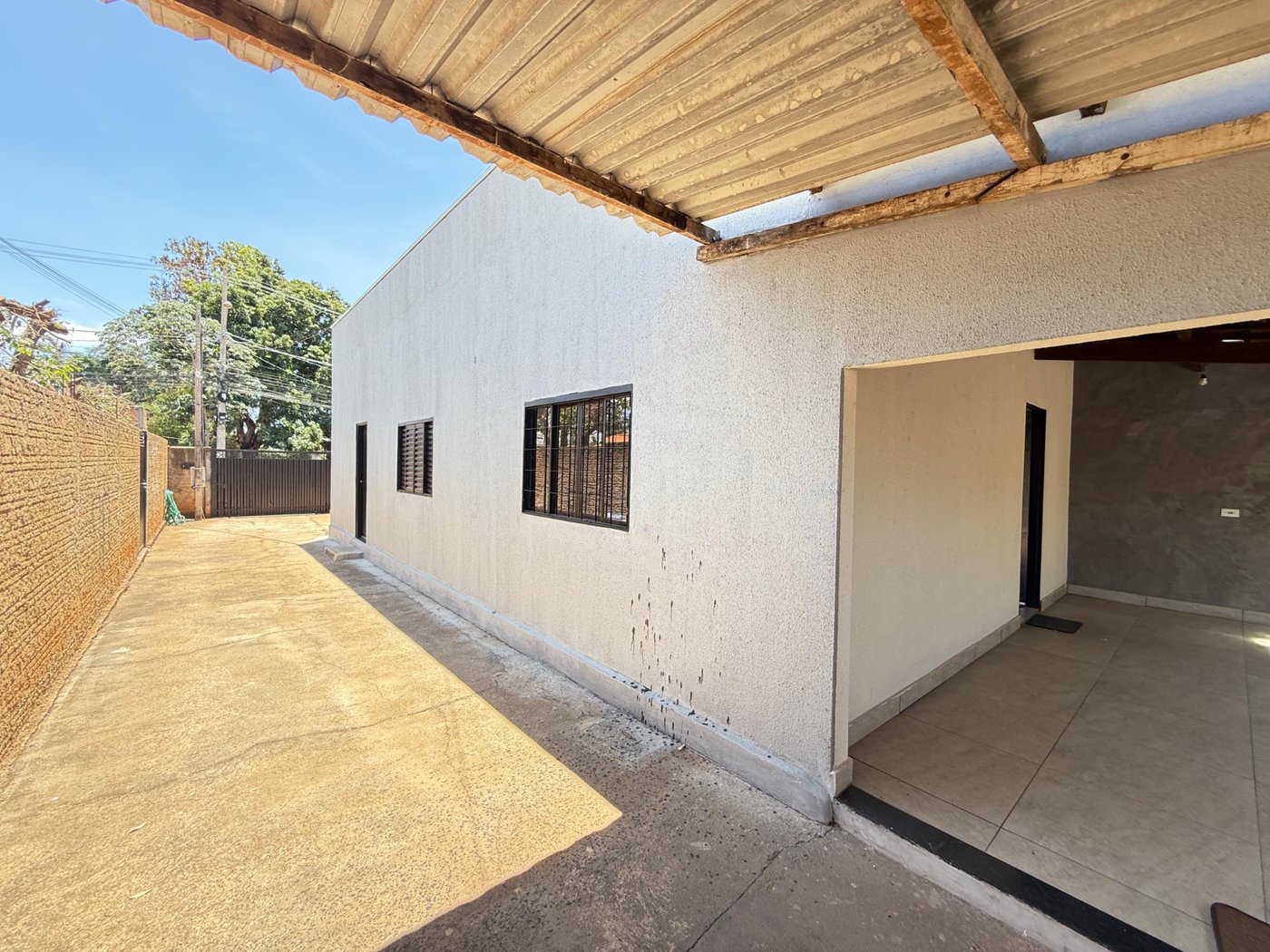 Casa à venda com 3 quartos, sendo 1 suíte,  em Santa Luzia, Três Lagoas, MS