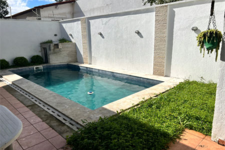 Casa à venda com 4 quartos, sendo 3 suítes, em Chácara Monte Alegre, São Paulo, SP