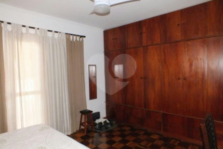 Casa à venda com 3 quartos, sendo 1 suíte, em Jardim Oriental, São Paulo, SP