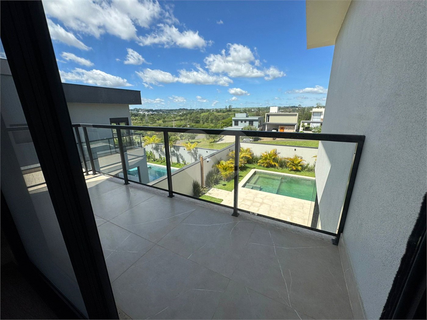 Casa à venda com 4 suítes no condomínio Villas do Golf, Itu - SP