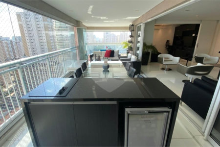 Apartamento à venda com 3 suítes em Vila Romana, São Paulo, SP