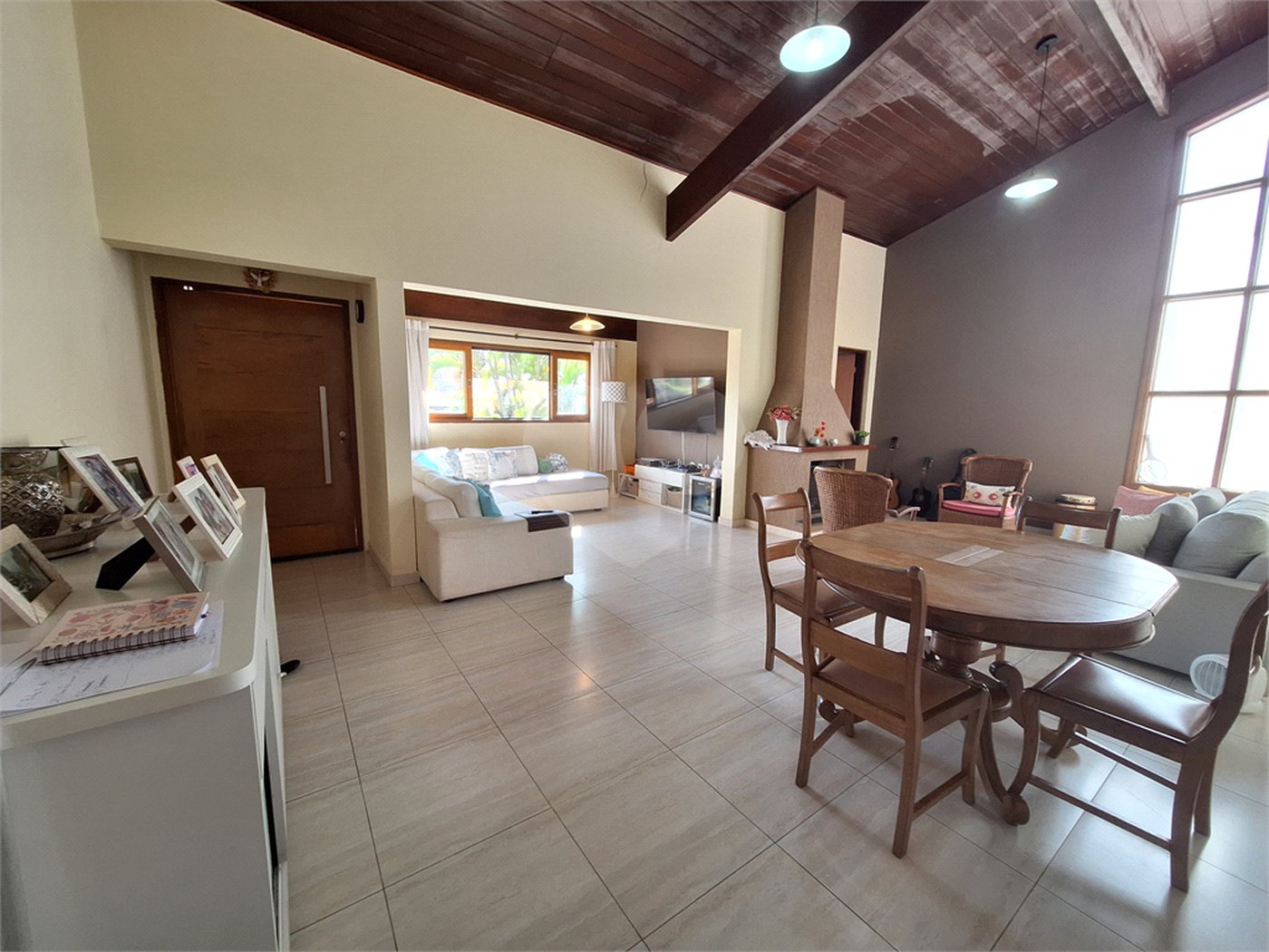 Casa para alugar com 3 quartos, sendo 1 suíte,  no condomínio Estância Marambaia, Vinhedo - SP