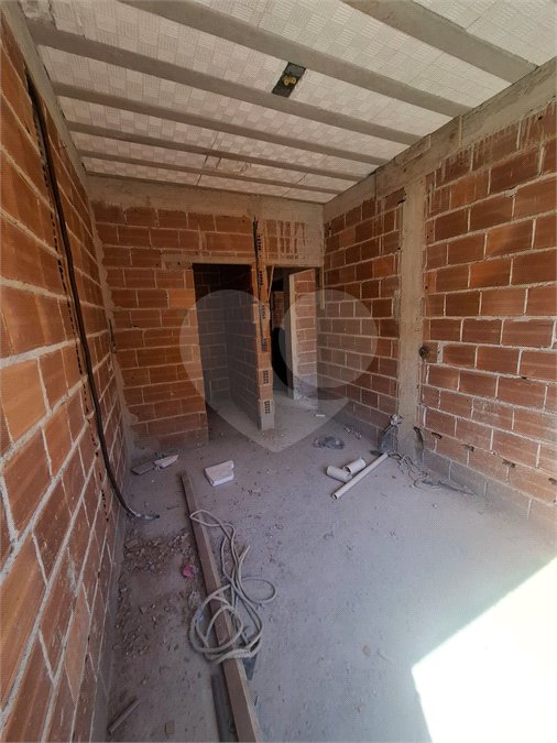 Casa à venda com 2 quartos, sendo 1 suíte,  no condomínio Campina Grande, Rio de Janeiro - RJ