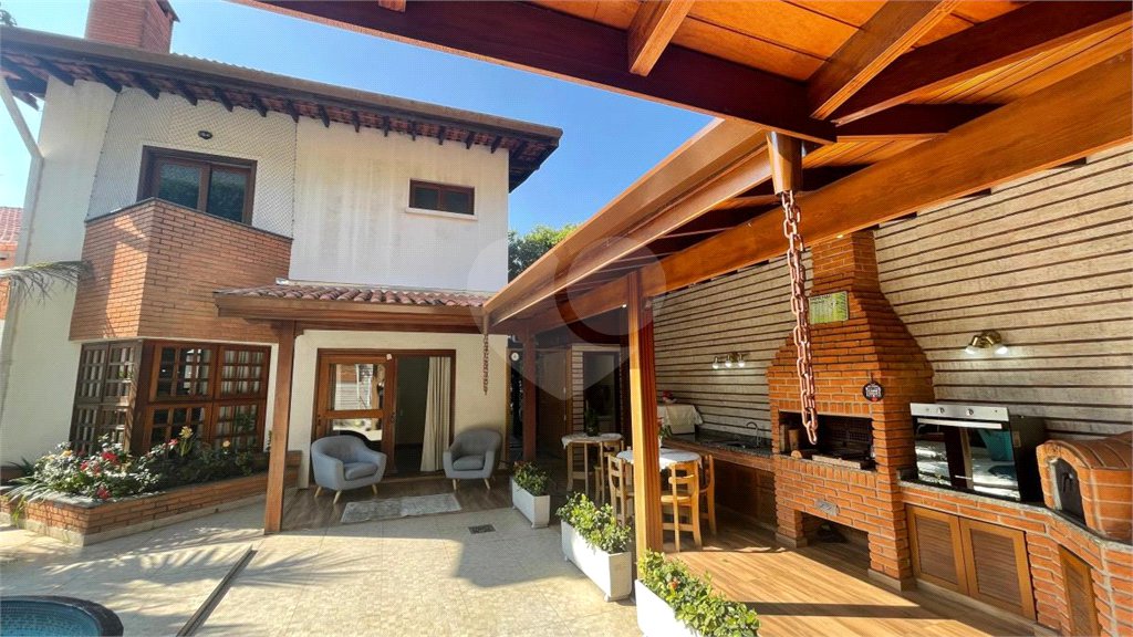 Casa à venda com 4 quartos, sendo 2 suítes, no condomínio Residencial Ypê Branco II, São Paulo - SP