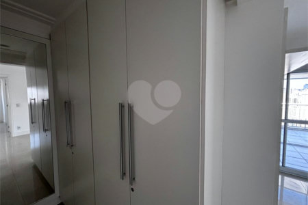 Cobertura à venda com 3 quartos, sendo 2 suítes,  em Vila Buarque, São Paulo, SP