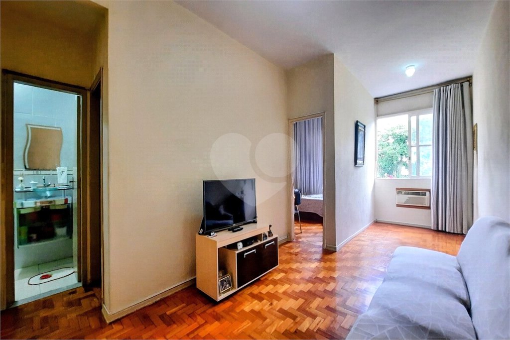 Apartamento à venda com 2 quartos, sendo 1 suíte,  em Rio Comprido, Rio de Janeiro, RJ