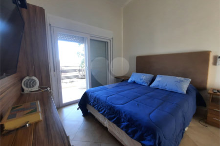 Casa à venda com 3 suítes no condomínio Parque Arco Iris, Atibaia - SP