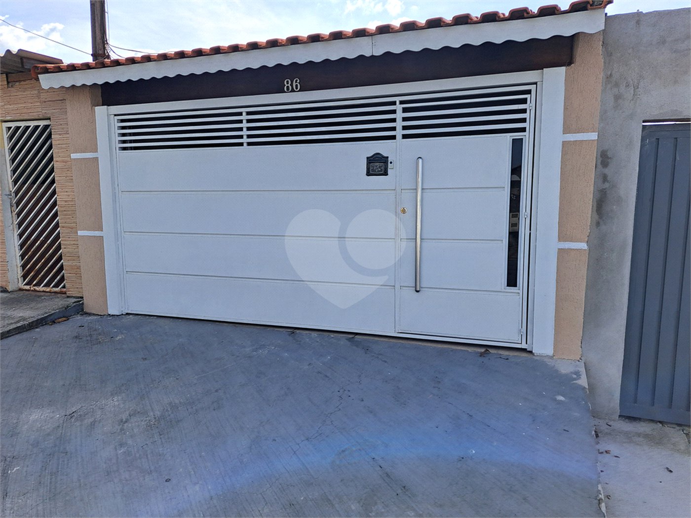 Casa à venda com 2 quartos, sendo 1 suíte,  em Vila Eugênia, Mogi das Cruzes, SP