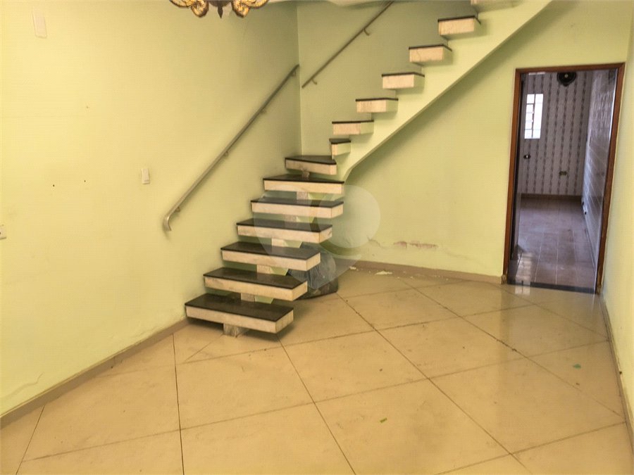Sobrado à venda com 3 quartos em Vila Paulo Silas, São Paulo, SP