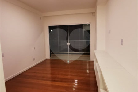 Casa à venda ou para alugar com 4 suítes em Parque dos Príncipes, São Paulo, SP