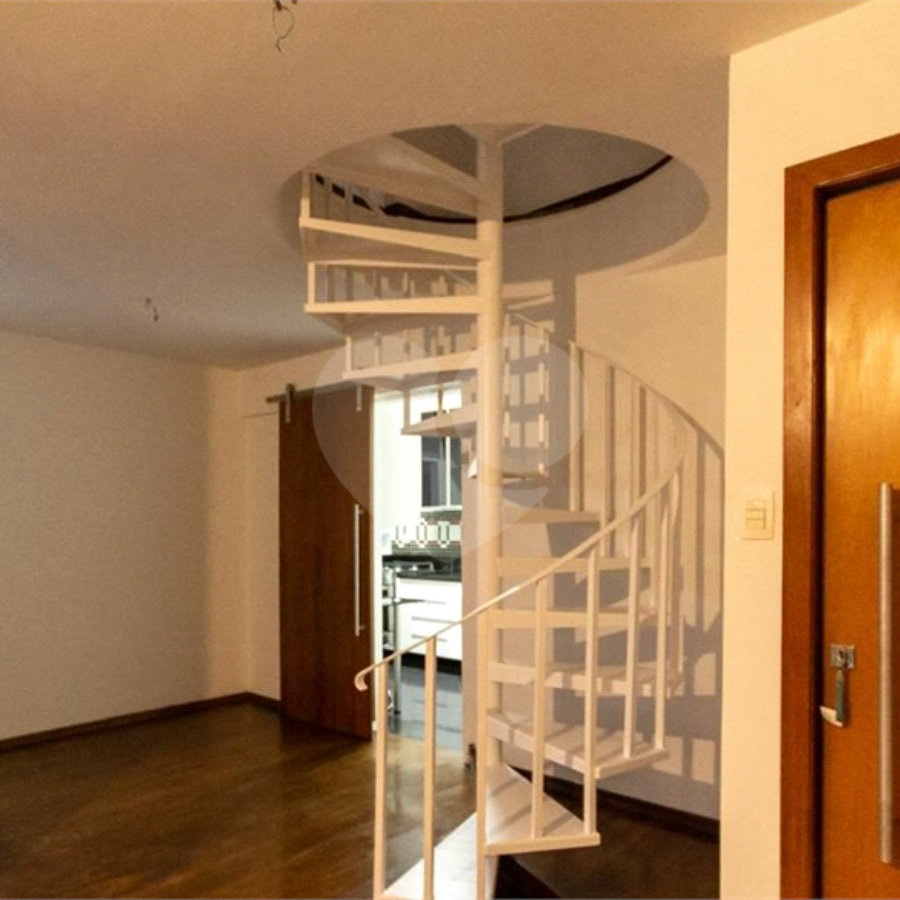 Cobertura à venda com 4 quartos, sendo 1 suíte, em Jardim Londrina, São Paulo, SP