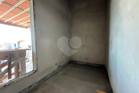 Casa à venda com 3 suítes no condomínio Golden Ville, Itapetininga - SP