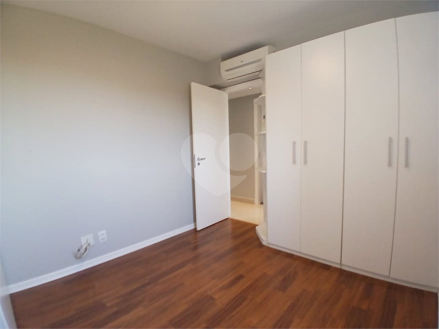 Cobertura à venda com 4 quartos, sendo 3 suítes,  em Cidade São Francisco, São Paulo, SP