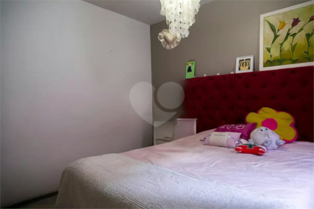 Casa à venda com 6 quartos, sendo 5 suítes,  em Vila do Encontro, São Paulo, SP