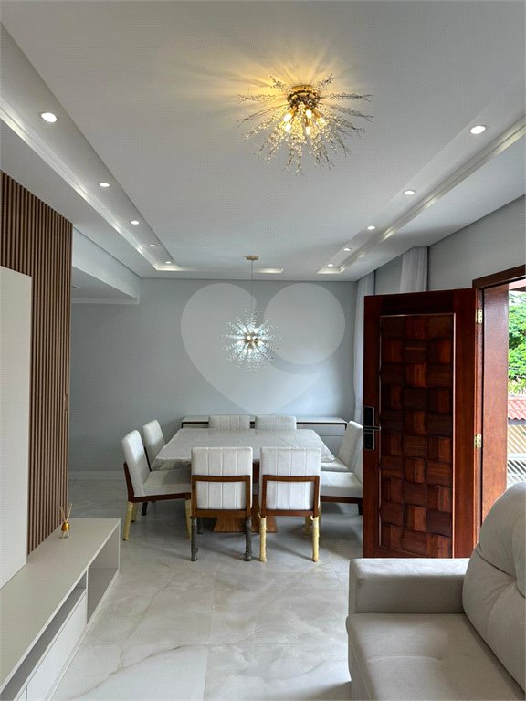 Casa à venda com 3 quartos, sendo 1 suíte, no condomínio Residencial Morada do Horto, São Paulo - SP