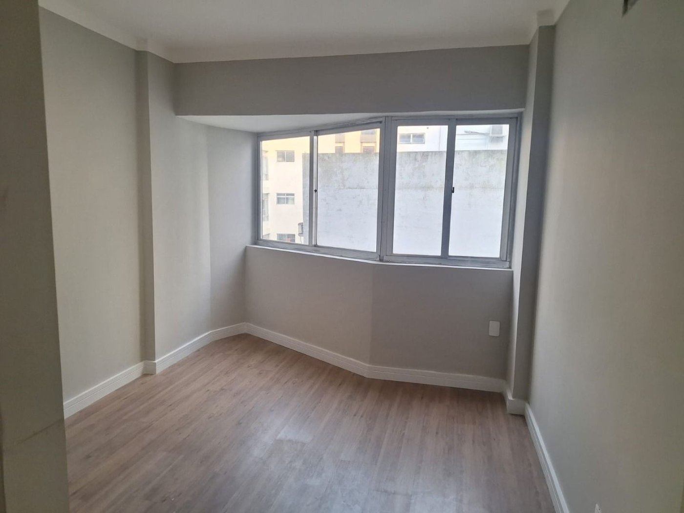 Apartamento Prédio Frente Mar em Santos | 3 Dormitórios à Venda