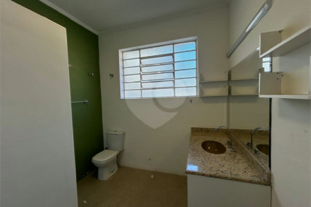Sobrado à venda ou para alugar com 4 quartos, sendo 1 suíte, em Santo Amaro, São Paulo, SP