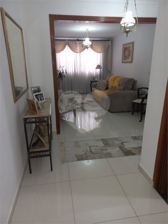 Sobrado à venda com 3 quartos em Jardim Marisa, São Paulo, SP