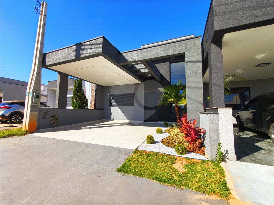 Casa à venda com 3 quartos, sendo 1 suíte, no condomínio Horto Florestal Villagio, Sorocaba - SP