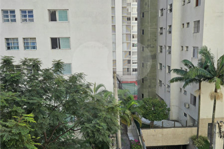 Apartamento à venda com 3 quartos, sendo 1 suíte,  em Itaim Bibi, São Paulo, SP