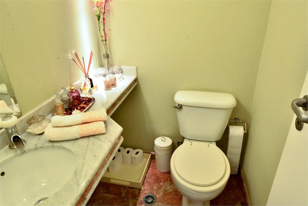 Cobertura à venda com 4 suítes em Vila Suzana, São Paulo, SP