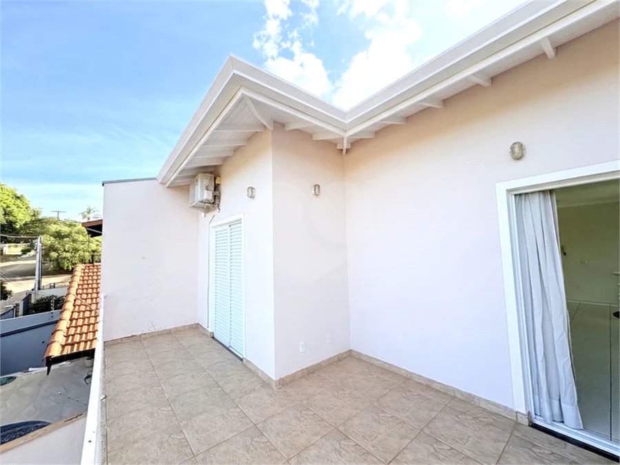 Casa à venda com 3 suítes em Parque Nova Suíça, Valinhos, SP