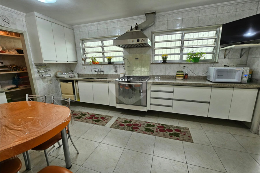 Casa Térrea à venda com 4 quartos, sendo 1 suíte, em Parque Edu Chaves, São Paulo, SP