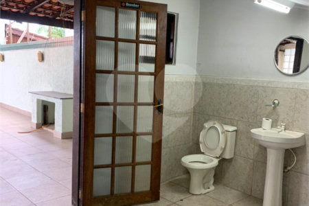 Casa à venda com 3 quartos, sendo 1 suíte, em Parque Santa Rosa, Suzano, SP
