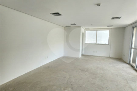 Sala comercial em frente ao Allianz Parque