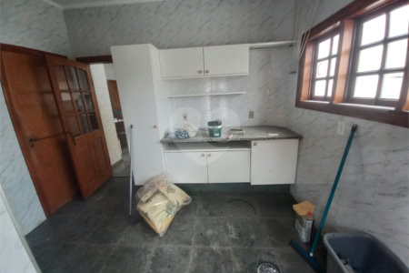 Sobrado no Condomínio Faber 1