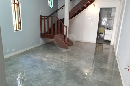 Casa de Vila à venda com 4 quartos, sendo 1 suíte, em Santana, São Paulo, SP