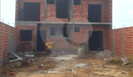 Terreno à venda com 2 suítes em Jardim Embaré, São Carlos, SP