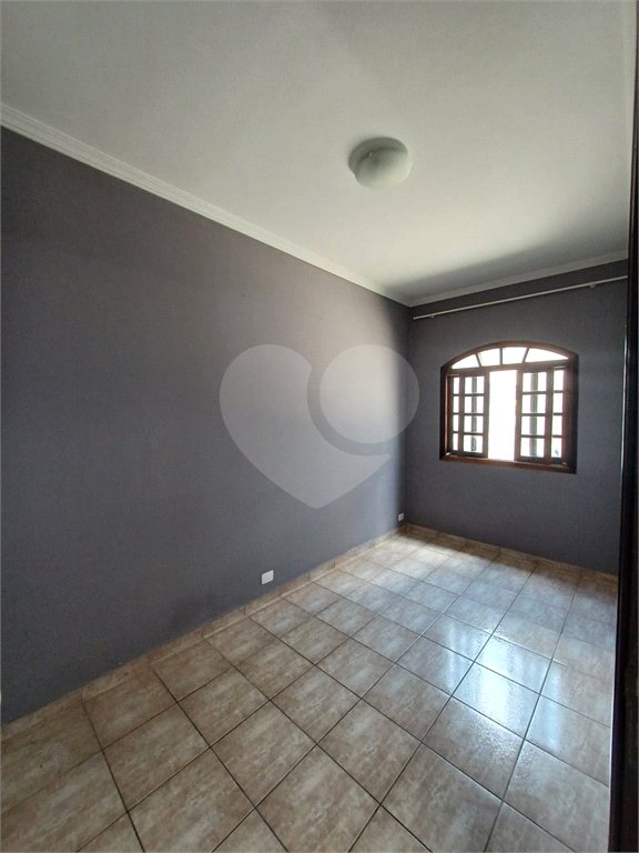 Sobrado à venda com 3 quartos, sendo 1 suíte,  em Jardim Pinheiros, São Paulo, SP