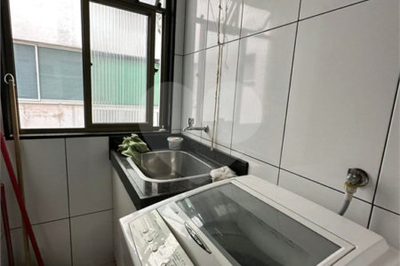 Apartamento à venda com 3 quartos, sendo 1 suíte, no Centro, Cabo Frio, RJ