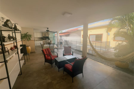 Casa em condomínio à venda com 4 quartos, sendo 2 suítes,  em Caravelas, Armação dos Búzios, RJ