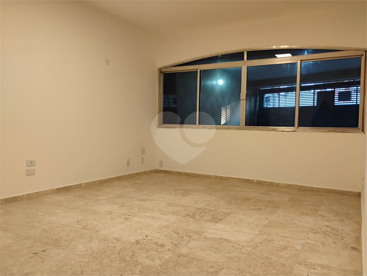Sobrado à venda com 3 quartos, sendo 1 suíte, em Vila Paulista, São Paulo, SP